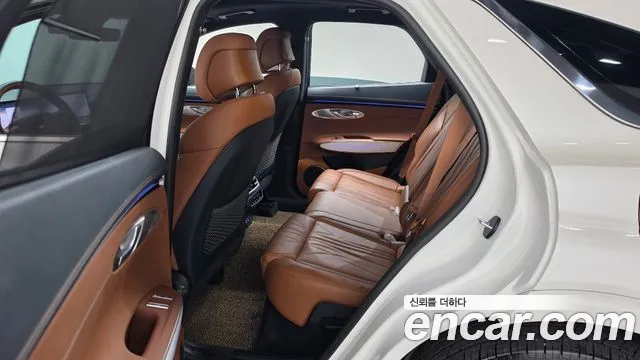 Genesis GV70 — Фото автомобиля 11
