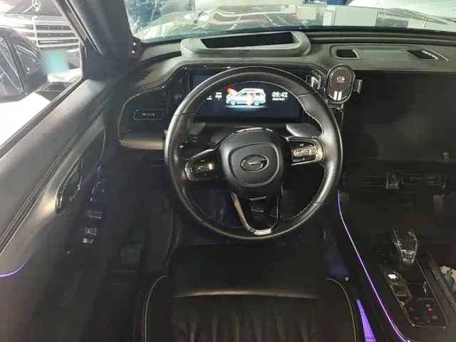 GAC Trumpchi GS8 — Фото автомобиля 10