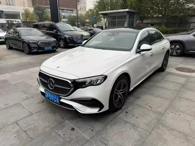 Фотография автомобиля — Mercedes-Benz E-Class