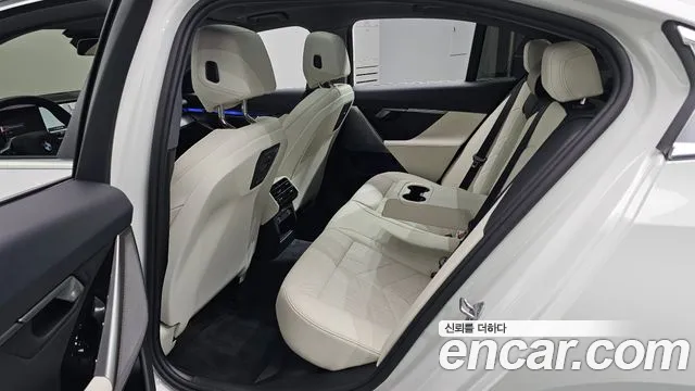 BMW 5 Series — Фото автомобиля 17