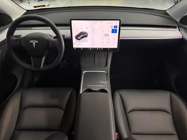 Tesla Model Y — Фото автомобиля 5