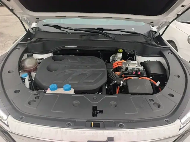 Changan Oshan Z6 EV — Фото автомобиля 15
