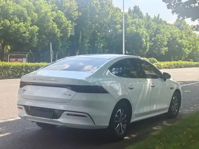 BYD Qin PLUS — Фото автомобиля 9