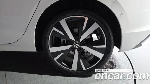 Volkswagen Golf Golf 8 поколение 2.0 TDI Prestige — Фото автомобиля 17