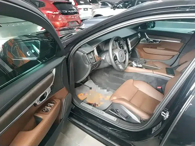 Volvo S90 — Фото автомобиля 15