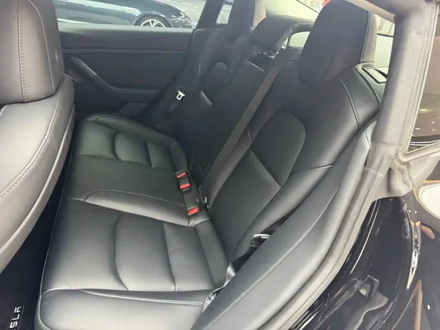 Tesla Model 3 — Фото автомобиля 7