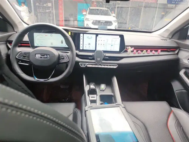 Geely Binrui — Фото автомобиля 9