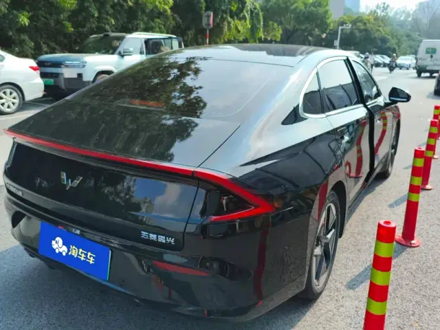 Wuling Starlight — Фото автомобиля 3