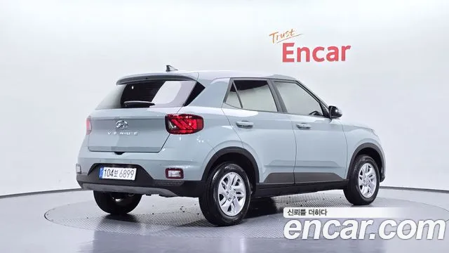 Hyundai Venue — Фото автомобиля 2