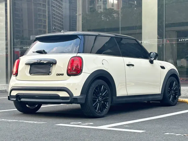 MINI Hatch — Фото автомобиля 2