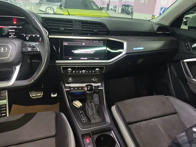 Audi Q3 — Фото автомобиля 12