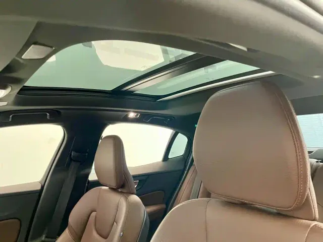 Volvo S60 — Фото автомобиля 14