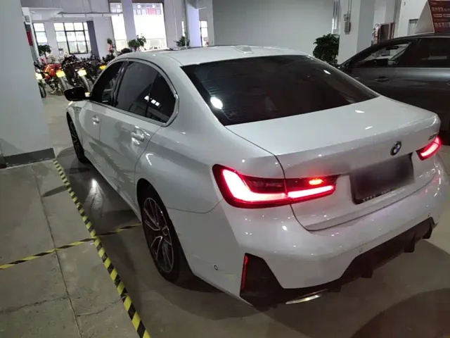 BMW 3 Series — Фото автомобиля 4