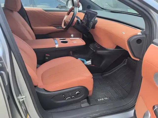 Changan Qiyuan E07 — Фото автомобиля 8