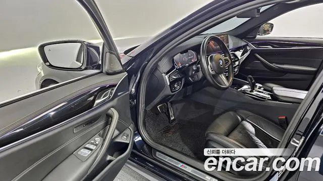 BMW 5-Series 5 серия (G30) 530i xDrive M Sport — Фото автомобиля 10