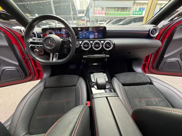 Mercedes-Benz A-Class — Фото автомобиля 19
