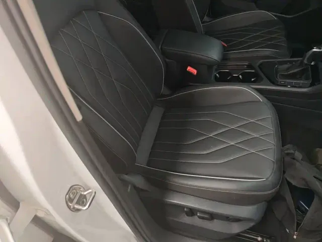 Volkswagen Tiguan L — Фото автомобиля 24