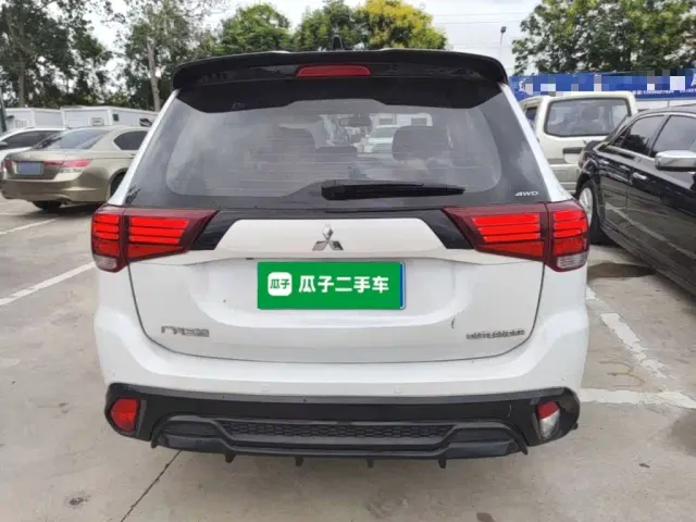 Mitsubishi Outlander — Фото автомобиля 5