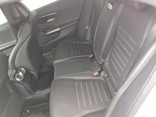 Mercedes-Benz C-Class — Фото автомобиля 16
