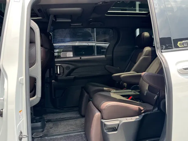 Toyota Sienna — Фото автомобиля 6