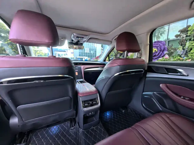 Hongqi H5 — Фото автомобиля 9