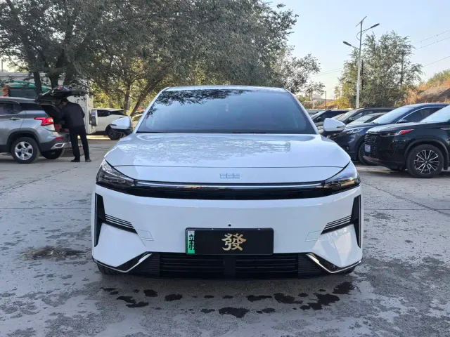 Фотография автомобиля — Geely Galaxy L6