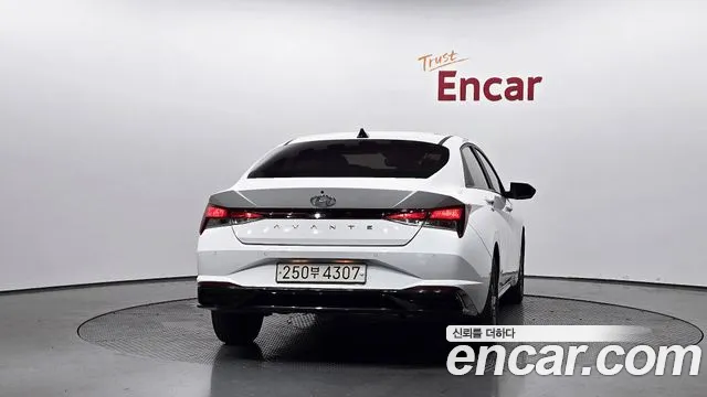 Hyundai AVANTE Avante (CN7) — Фото автомобиля 4