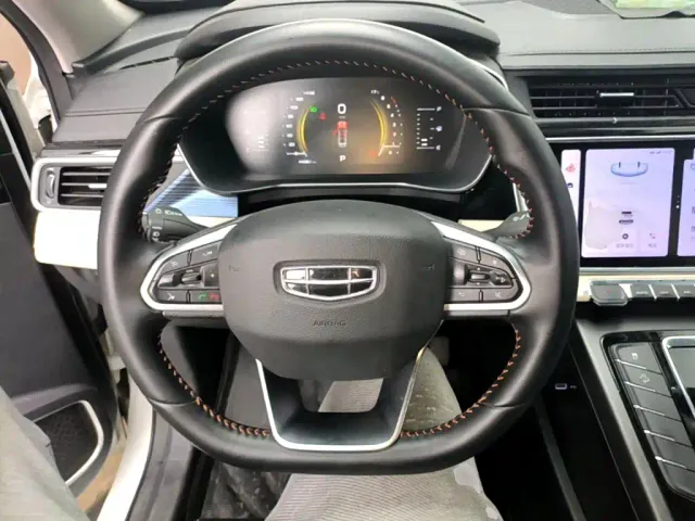 Geely Boyue — Фото автомобиля 10