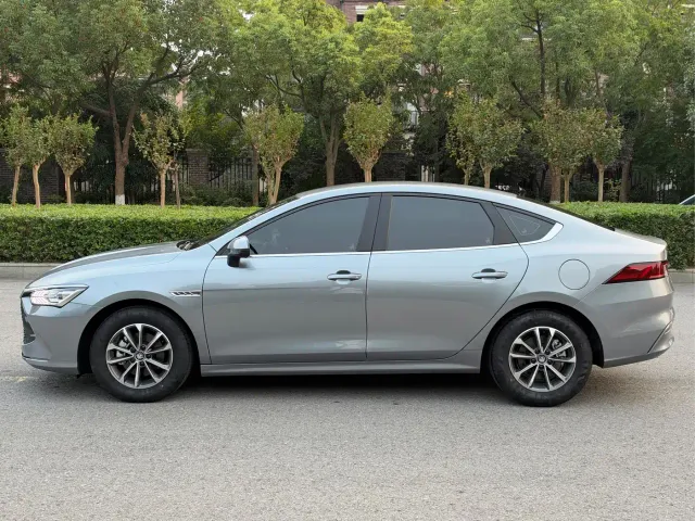 BYD Qin PLUS — Фото автомобиля 11
