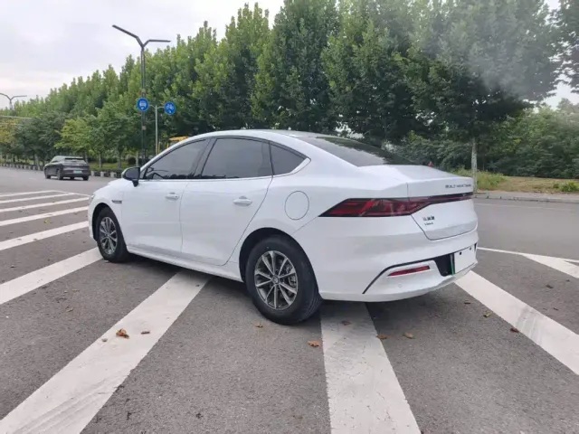 BYD Qin PLUS — Фото автомобиля 4
