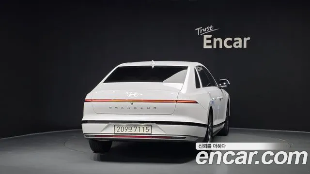 Hyundai Grandeur GN7 — Фото автомобиля 4