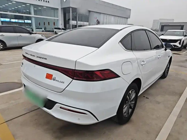 BYD Qin PLUS — Фото автомобиля 6