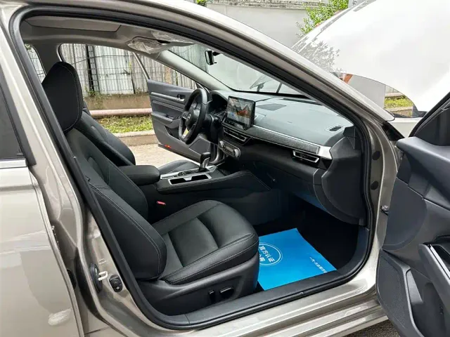 Nissan Teana — Фото автомобиля 29