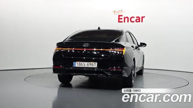 Hyundai Avante CN7 — Фото автомобиля 4