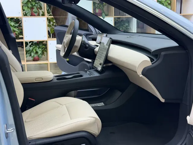 Nio ET5 Touring — Фото автомобиля 11
