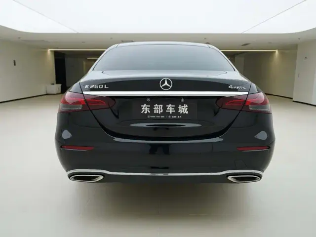Mercedes-Benz E-Class — Фото автомобиля 5