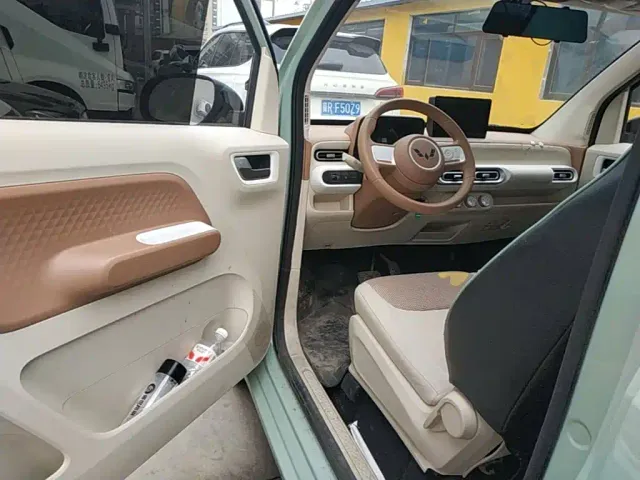 Wuling Hongguang Mini EV — Фото автомобиля 15