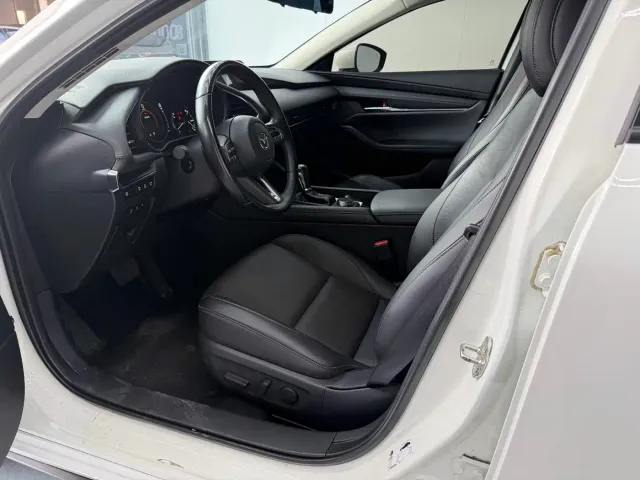Mazda Axela — Фото автомобиля 4