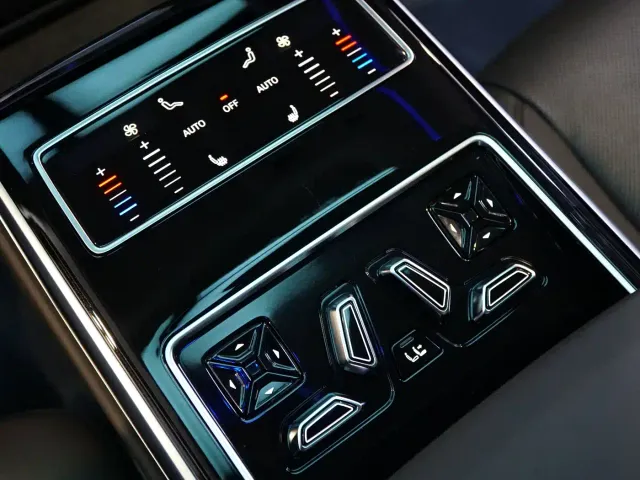 Audi A8 — Фото автомобиля 18