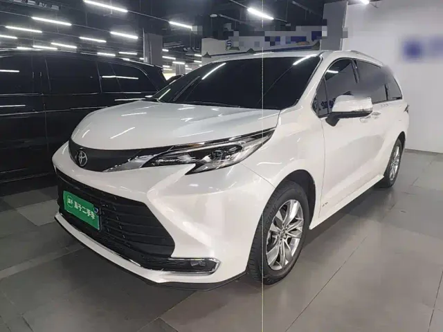 Фотография автомобиля — Toyota Sienna