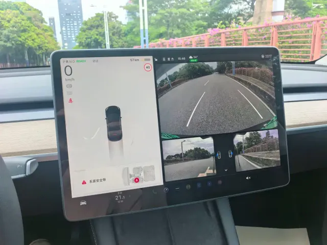 Tesla Model Y — Фото автомобиля 10