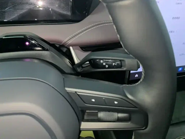 Xiaomi SU7 — Фото автомобиля 13