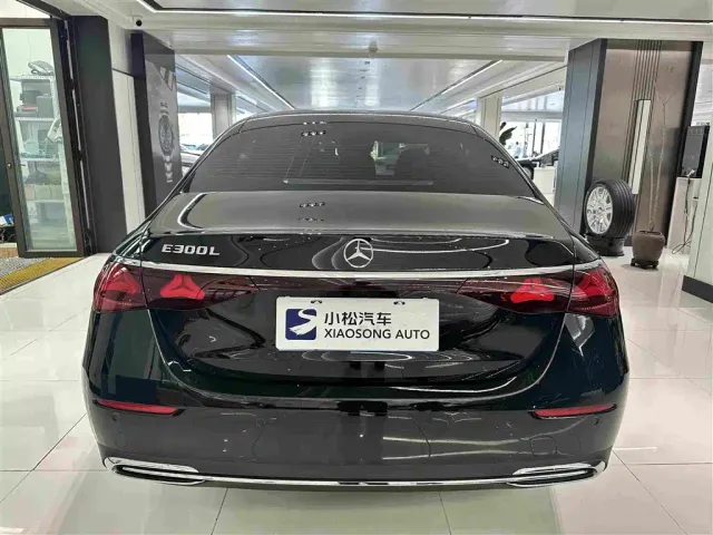 Mercedes-Benz E-Class — Фото автомобиля 21