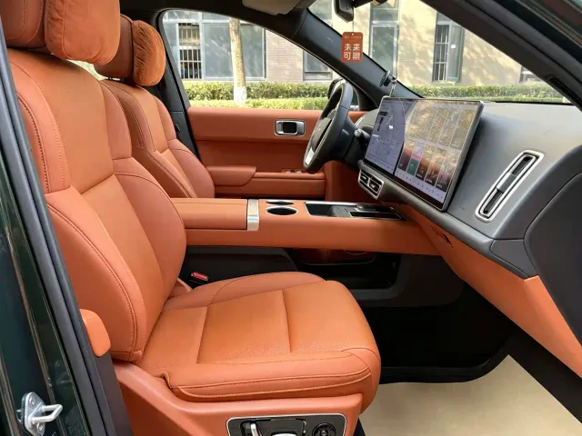 Li Auto L7 — Фото автомобиля 14