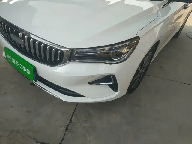 Geely Emgrand — Фото автомобиля 23