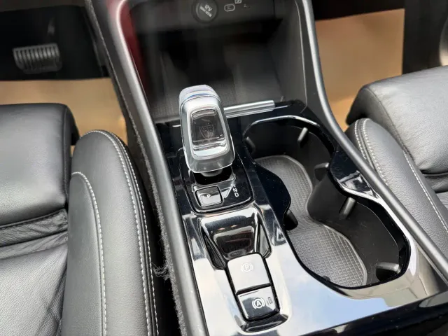 Volvo XC40 — Фото автомобиля 20
