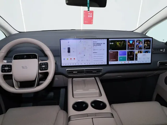 Li Auto MEGA — Фото автомобиля 9