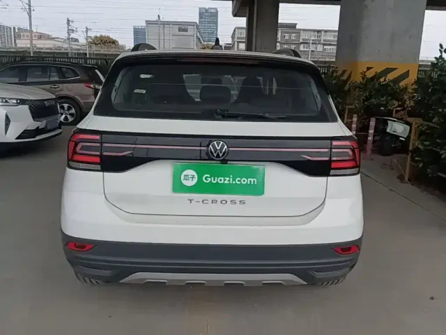 Volkswagen T-Cross — Фото автомобиля 5