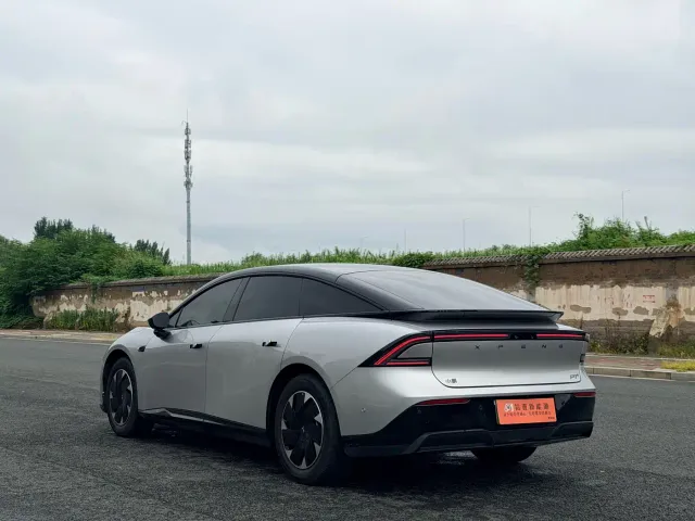 Xpeng P7+ — Фото автомобиля 14