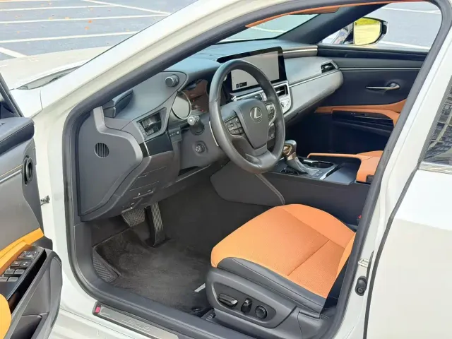 Lexus ES — Фото автомобиля 7